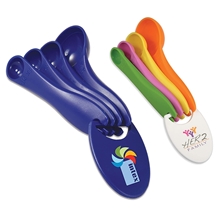 a group of measuring spoon set
