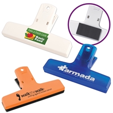 aerial view a group of 4 multi - purpose clip with magnet option, image 1 of 2