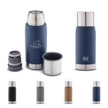 a group of dri duck 19oz rover insulated bottle