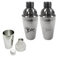 a group of 18.5 oz stainless steel cocktail shaker