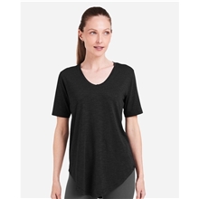a group of tasc performance inc - womens longline t - shirt