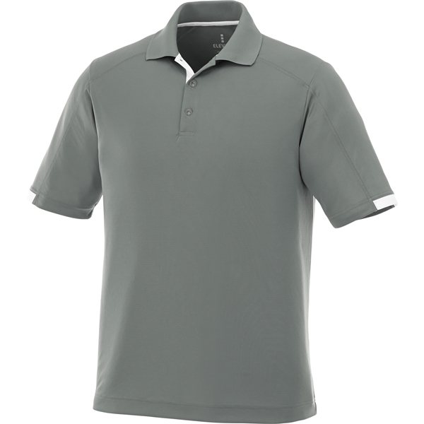 aerial view a steel grey/white (945) mens kiso short sleeve performance polo, image 2 of 8