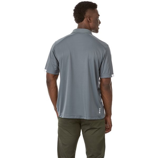 aerial view a steel grey/white (945) mens kiso short sleeve performance polo, image 8 of 8