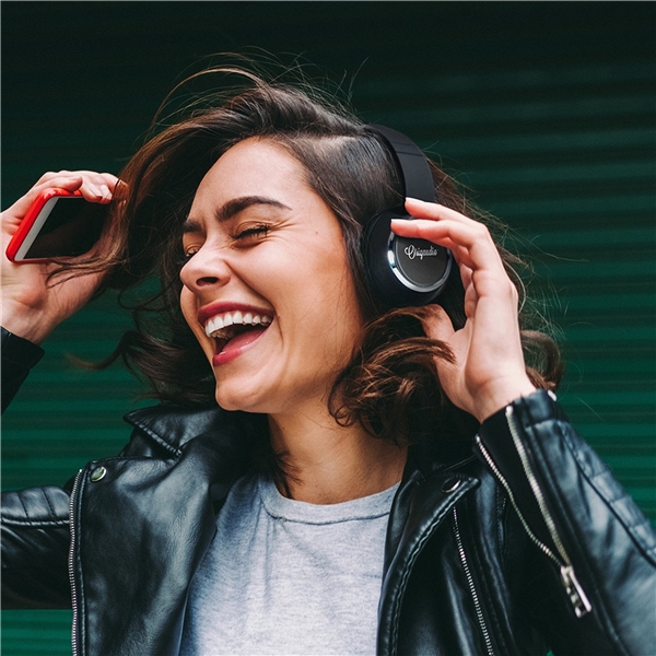 aerial view a group of beebop(tm) wireless headphones, image 3 of 6