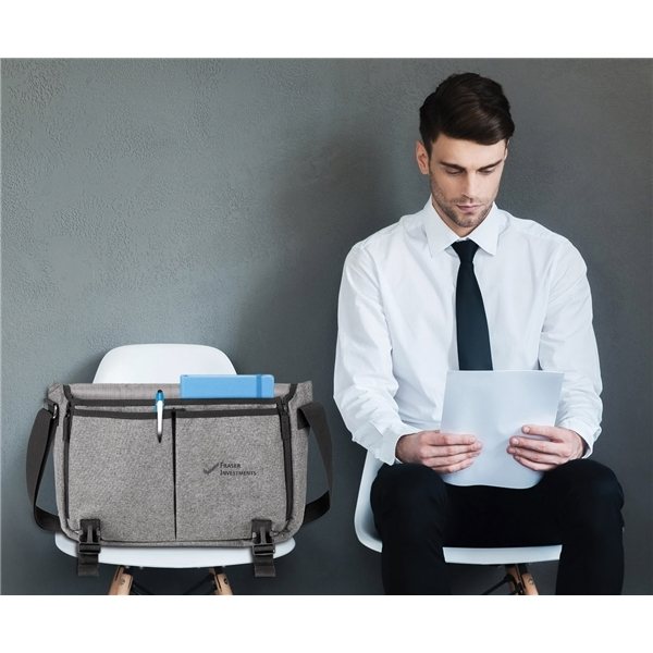 Nomad Must Haves Expandable Business Messenger